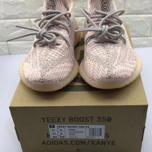 YEEZY 350 V2 SYNTH NON REFLECTIVE The SNKR